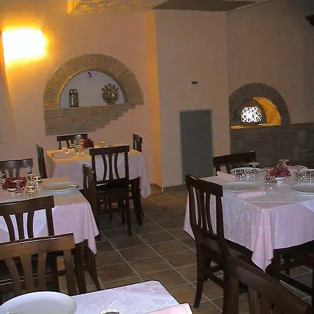 Borgo Piazza Country *