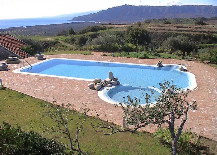 מלון Borgo Piazza Country Roccella (Calabria)