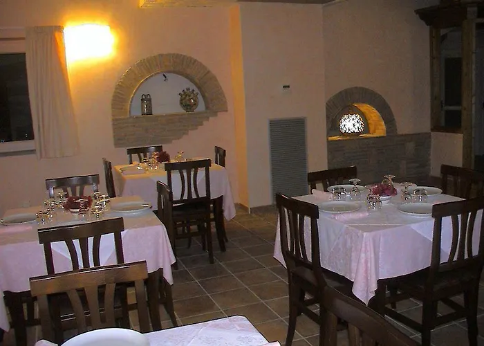 Borgo Piazza Country *